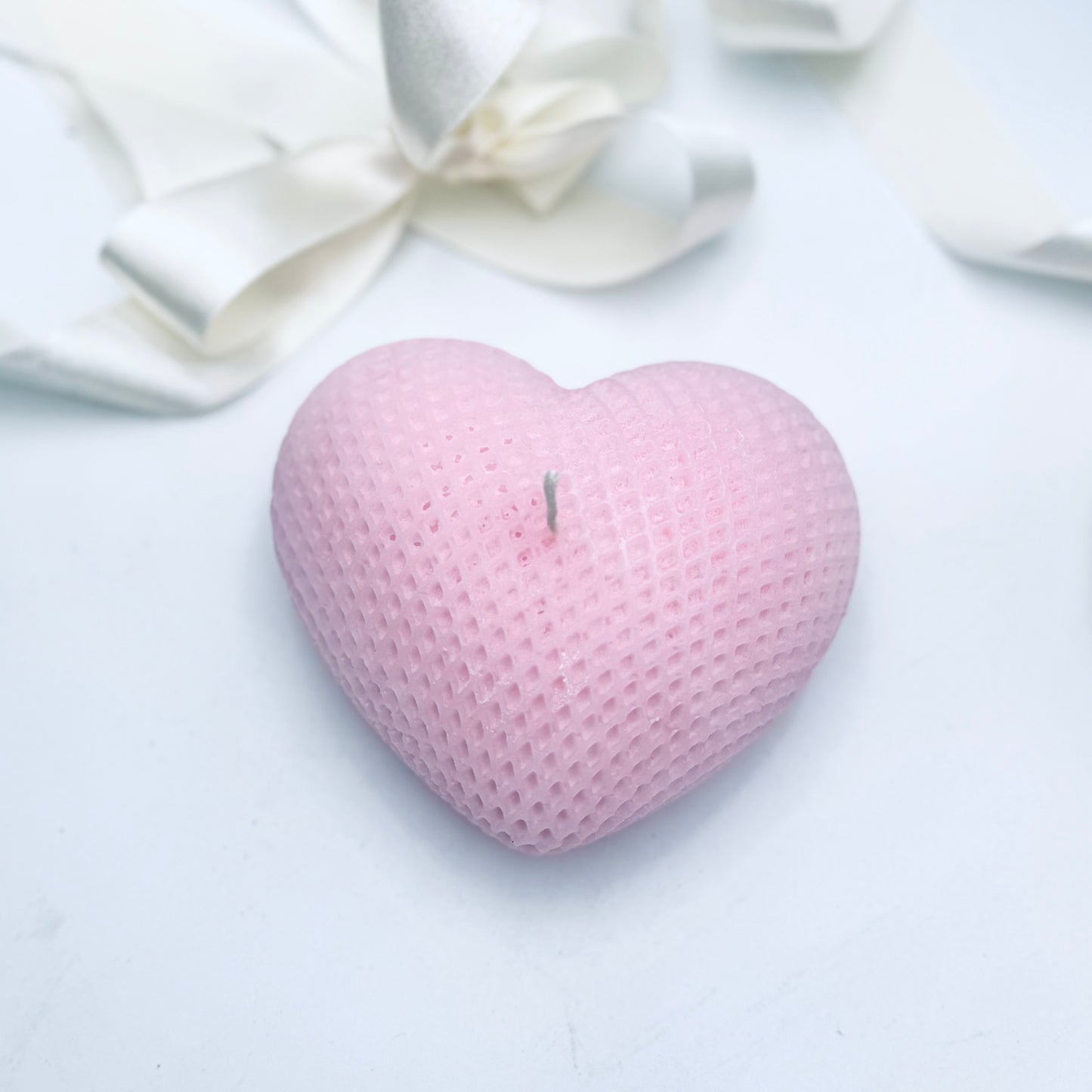 Designer candle “Heart”, pink, 10x9x5cm
