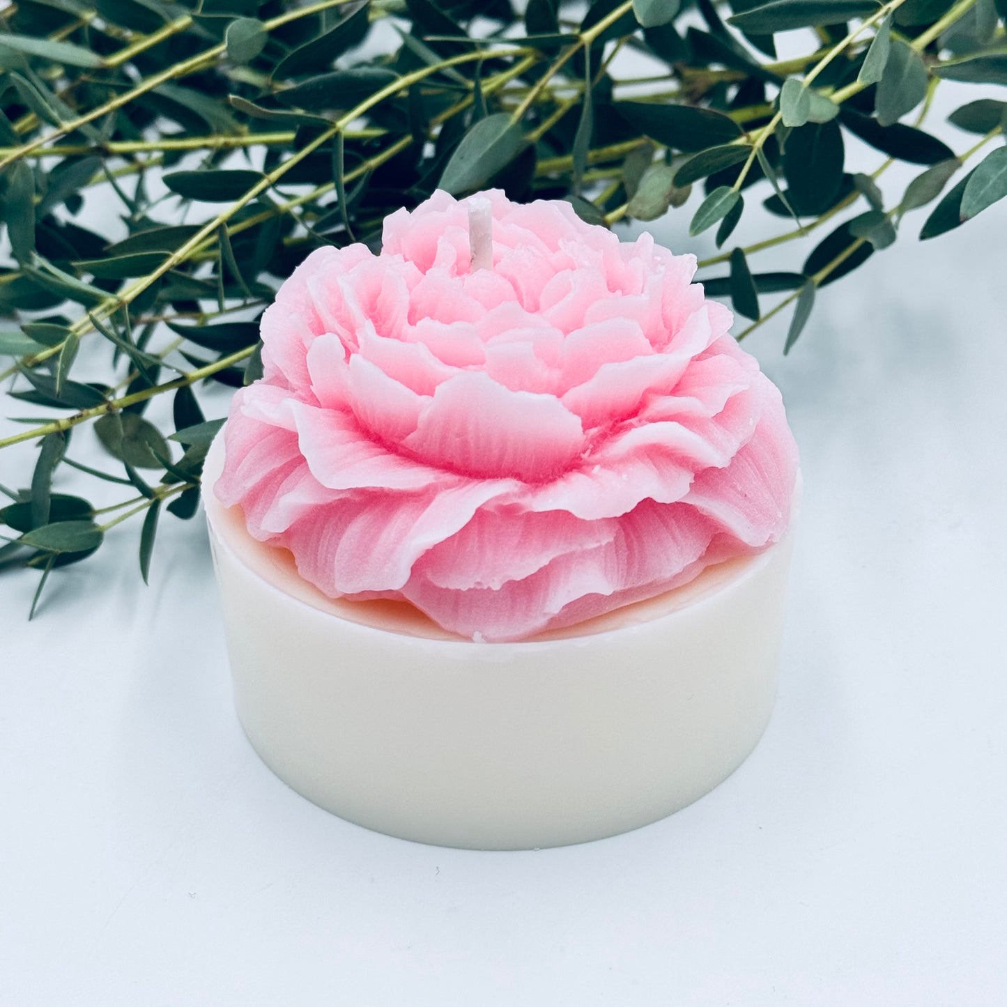 Natural soy wax candle “Peony”, pink, with a light floral scent