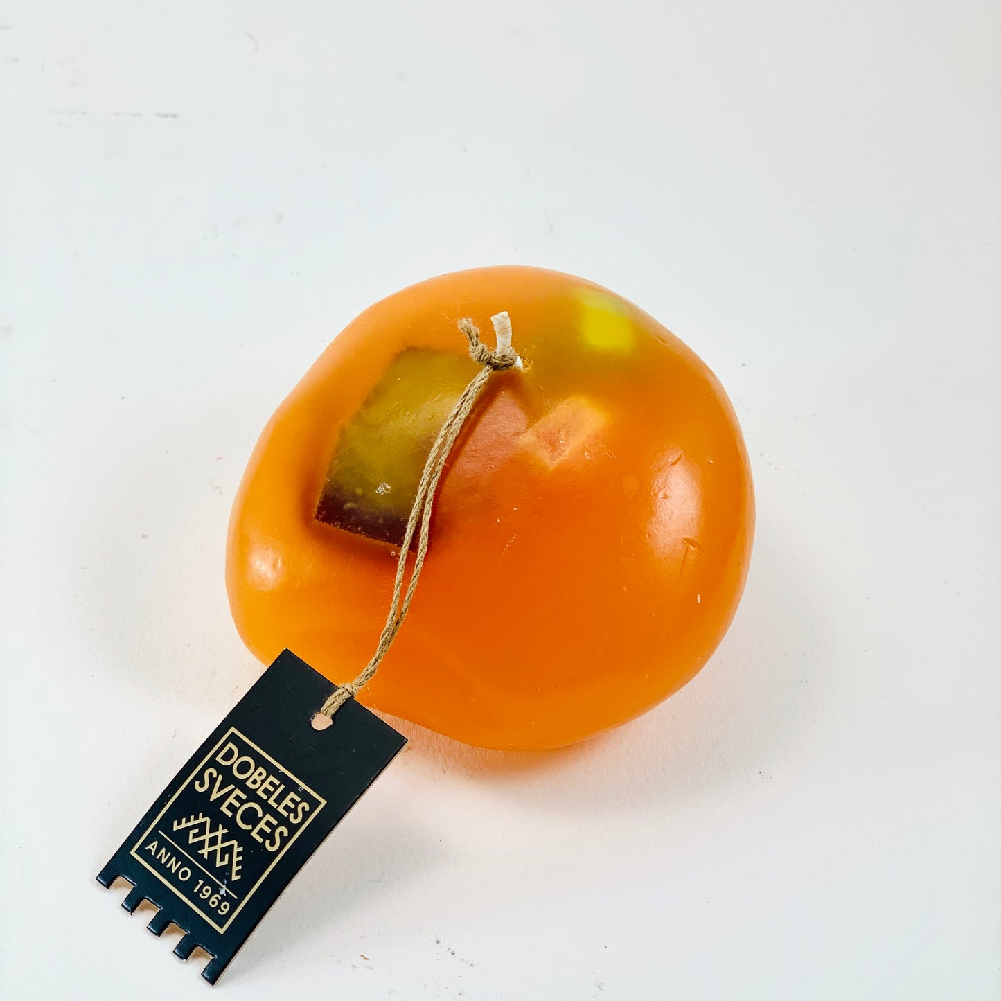 Svece Dzintara formā.