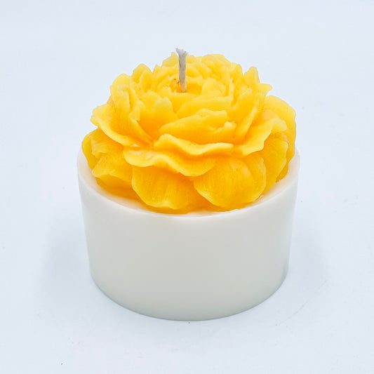 Dabīgā, sojas vaska svece “Peonija”, ar vieglu ziedu aromātu