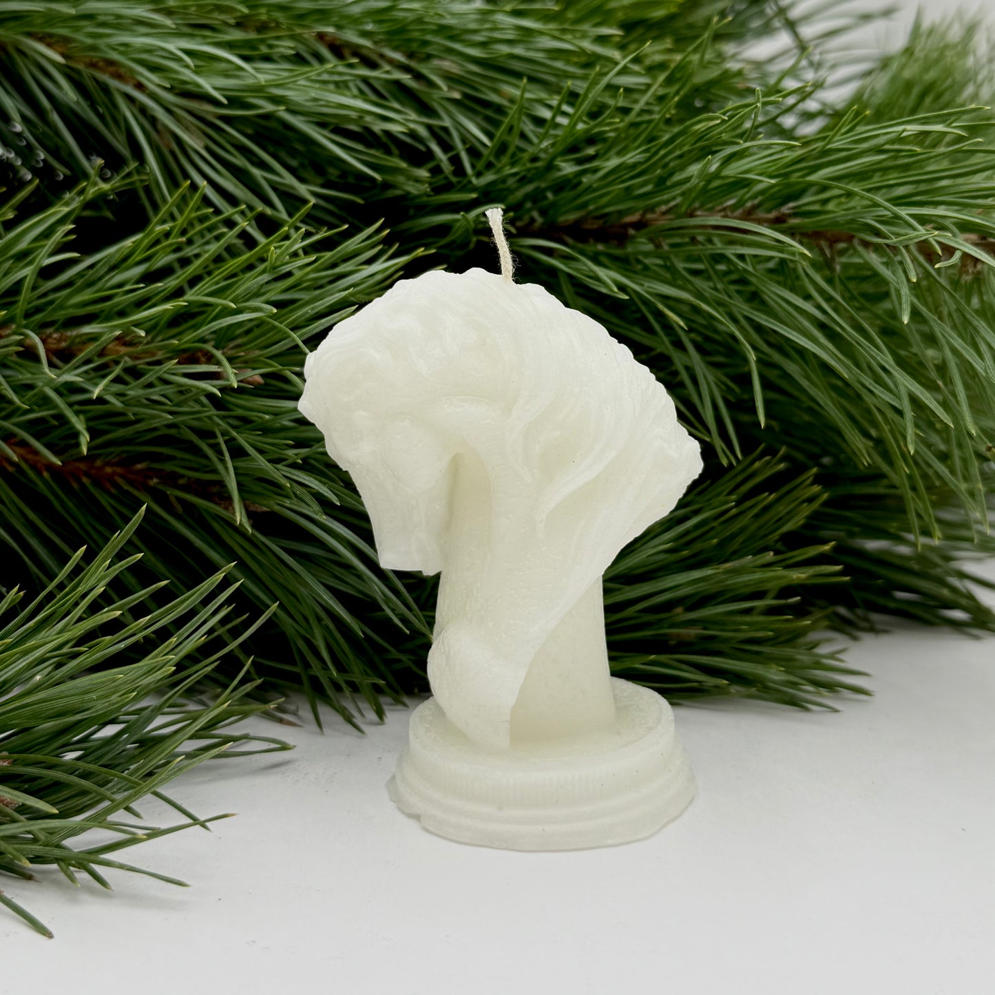 Dizaina svece “Zirga gads 2026”