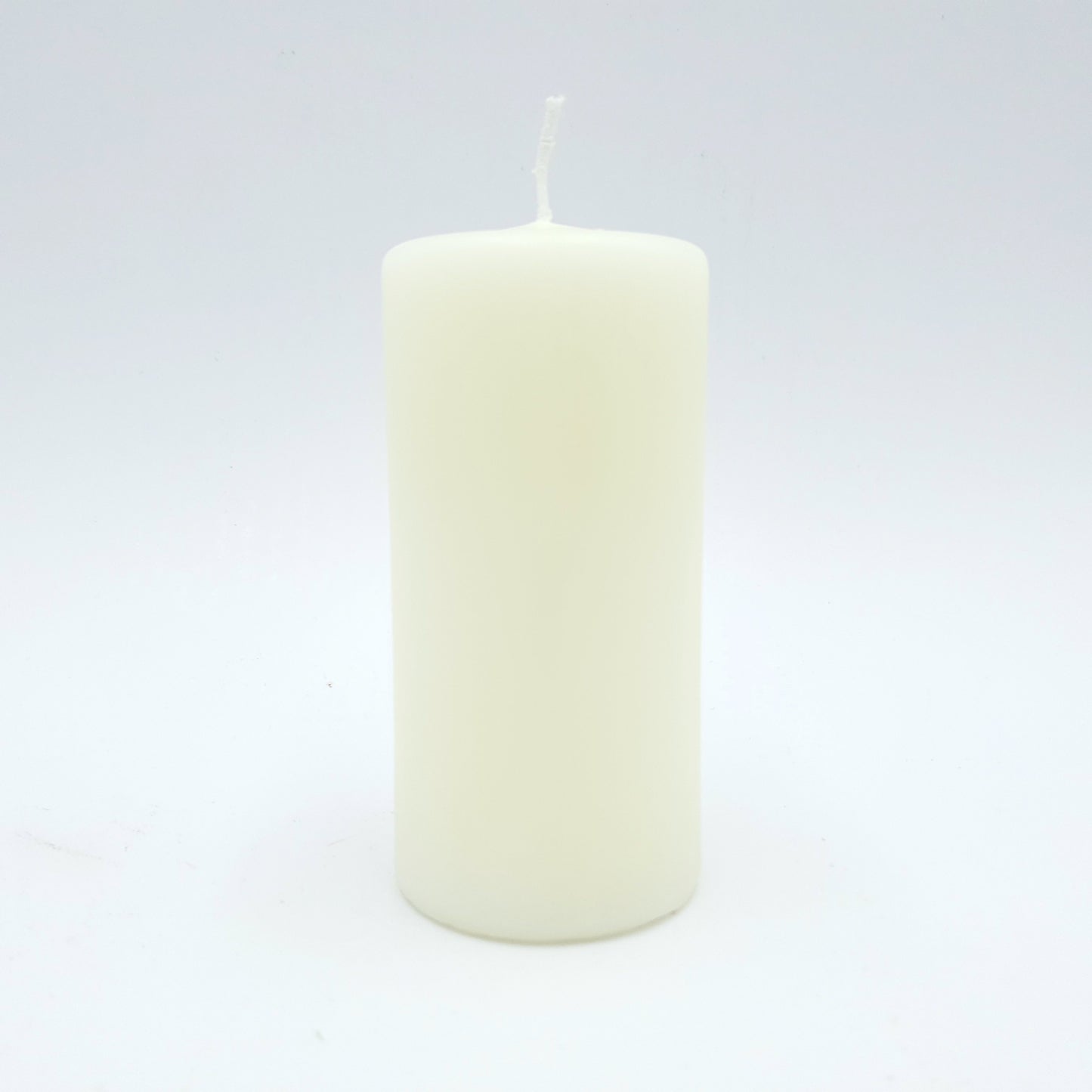 Powderpressed candle ⌀ 6x12 cm, beige