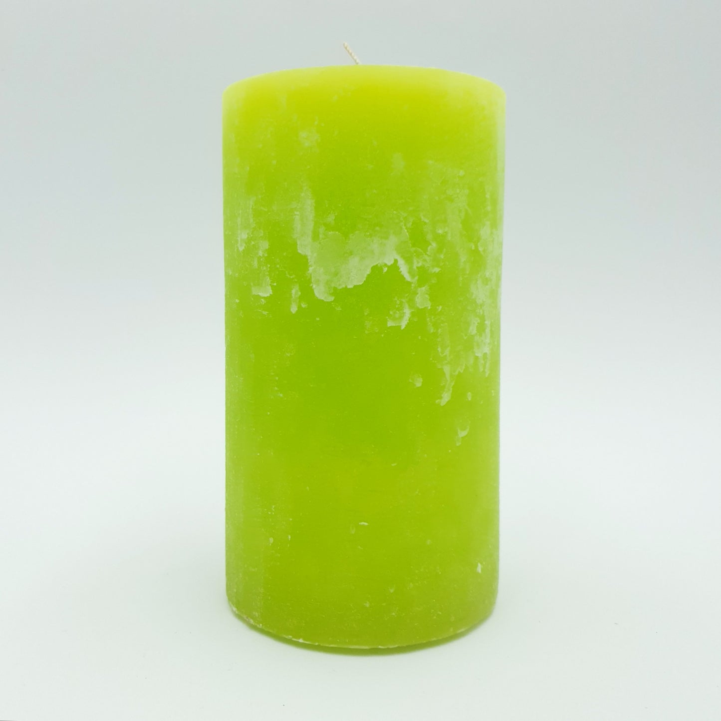 Svece cilindrs ⌀ 10x18 cm ar vienu dakti, Laima zaļa.