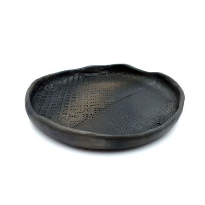 Candle pad, black ceramic with a Latvian national pattern, ⌀ 16 cm