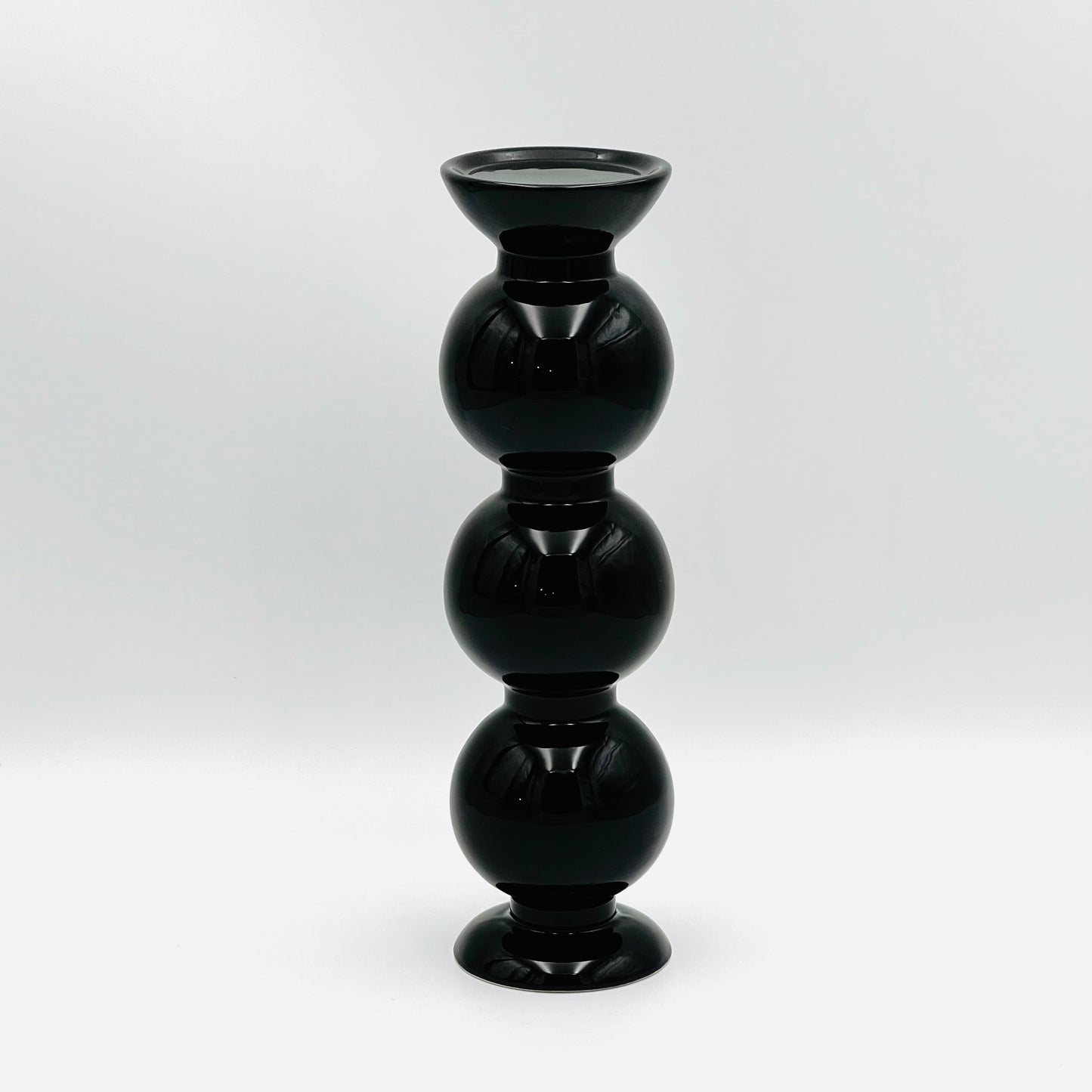 Keramikas Svečturis “Melnā Elegance”, roku darbs.