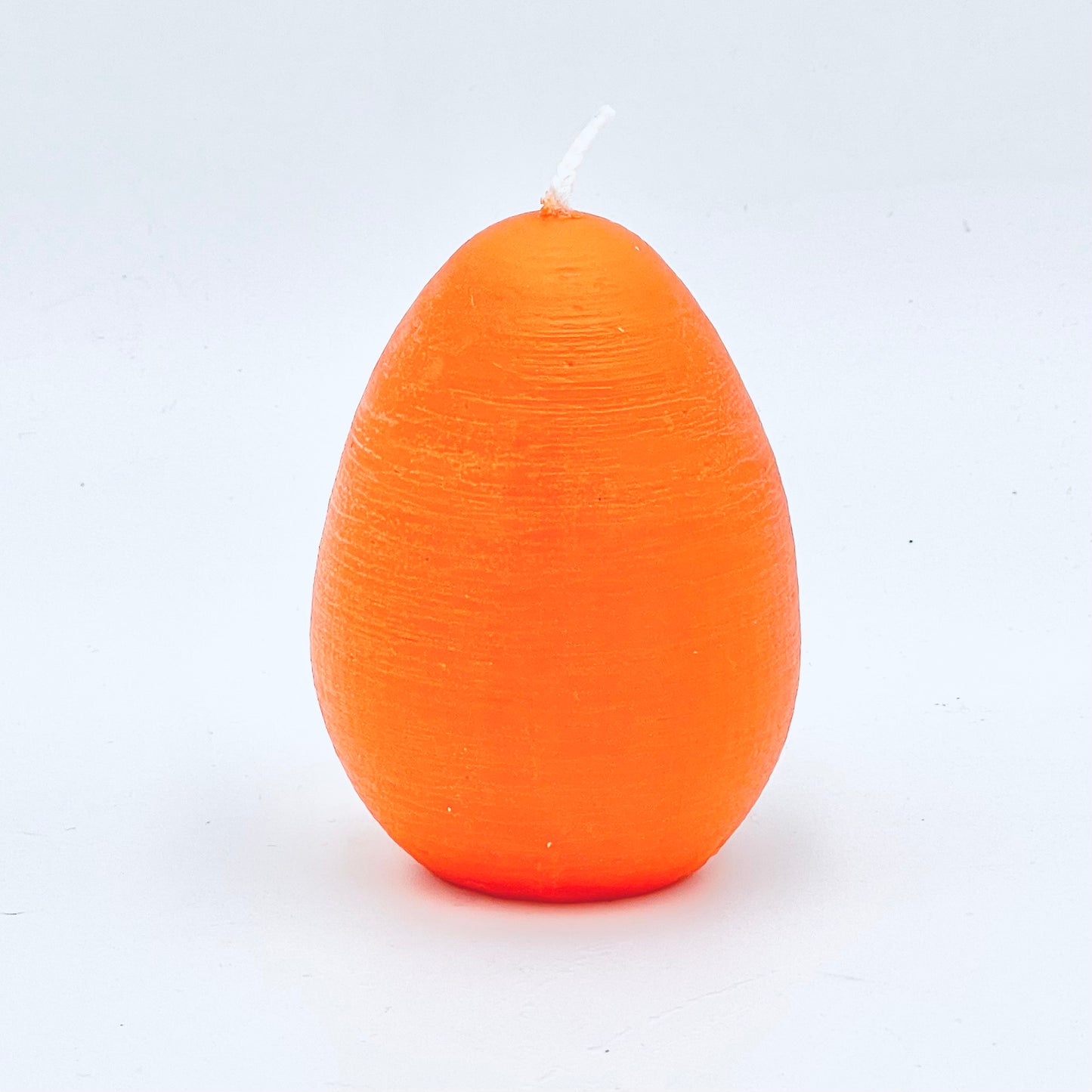 Дизайнерская свеча Пасхальное яйцо из соевого воска, оранжевая.