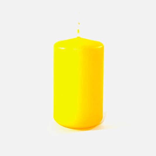 Powderpressed candle ⌀ 6x10 cm, yellow