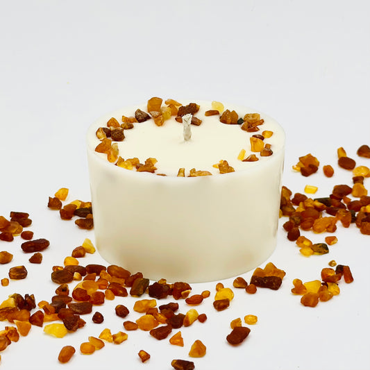 Natural soy wax candle with amber pieces and "Golden Amber" scent